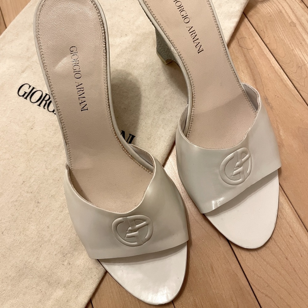 Giorgio Armani White Elegant wedges